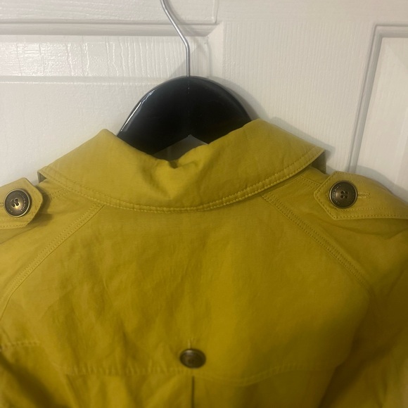 Authentic Burberry Women's Trench in mustard - Picture 7 of 11